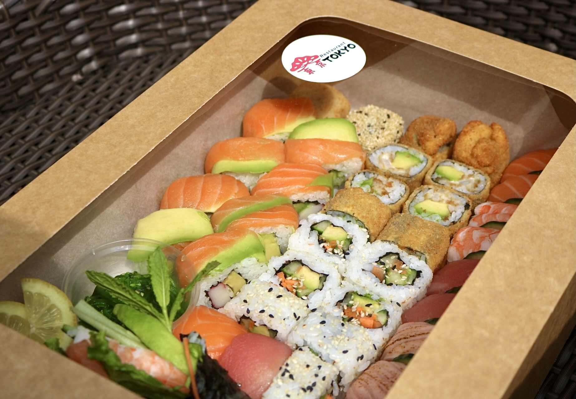 Große Tokyo Sushi Box